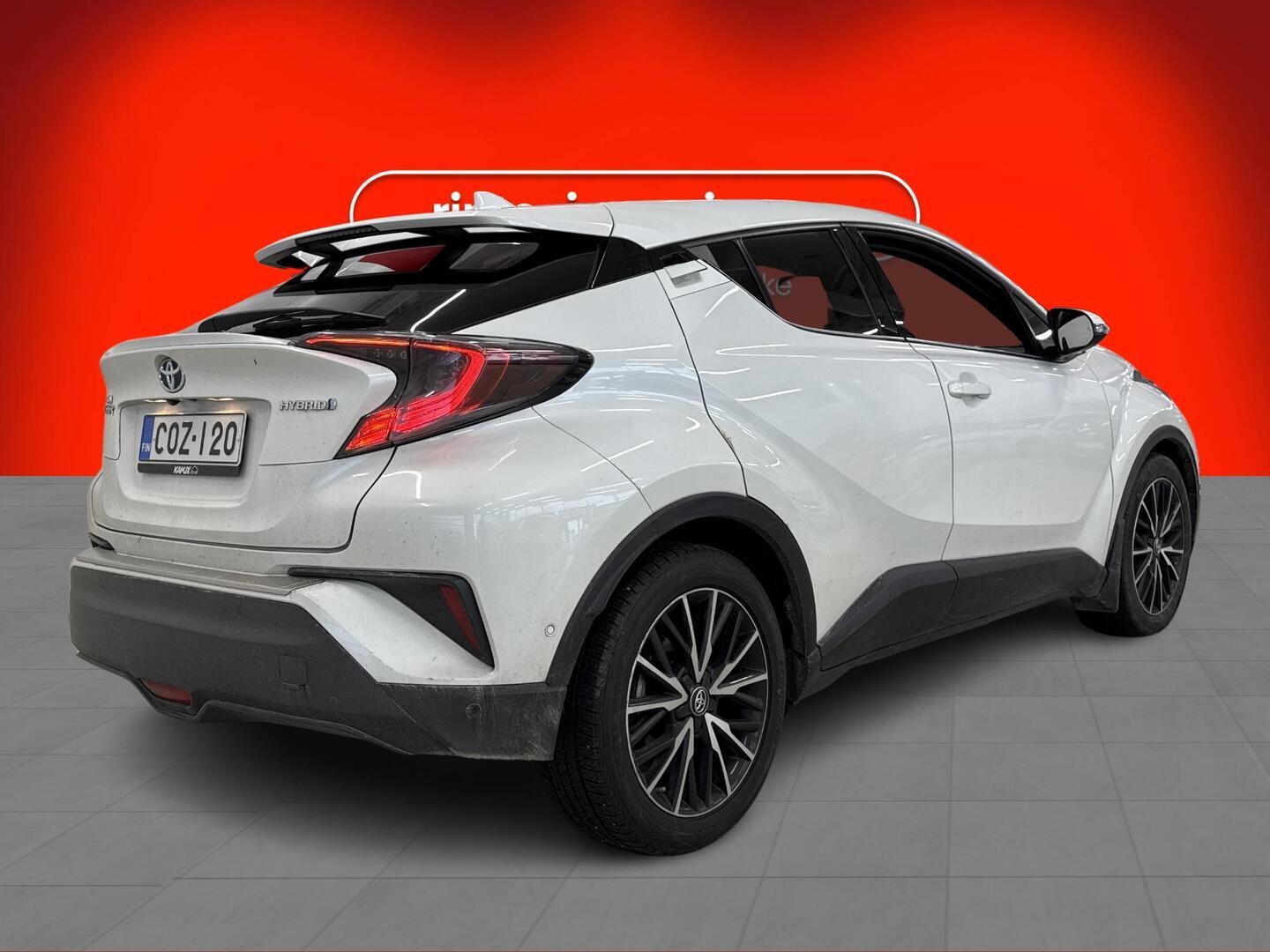 Toyota C-HR 1,8 Hybrid Style 2018, kuva 2/3