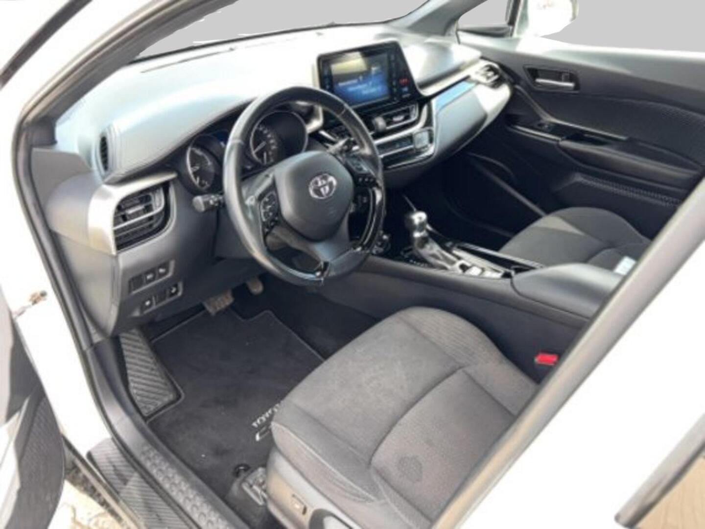 Toyota C-HR 1,8 Hybrid Intense 2019, kuva 3/3