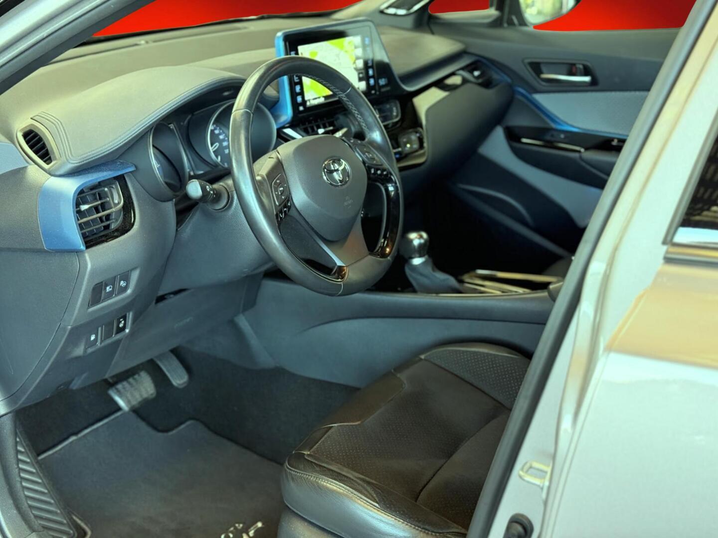 Toyota C-HR 1.8 Hybrid Premium 2020, bild 3/3
