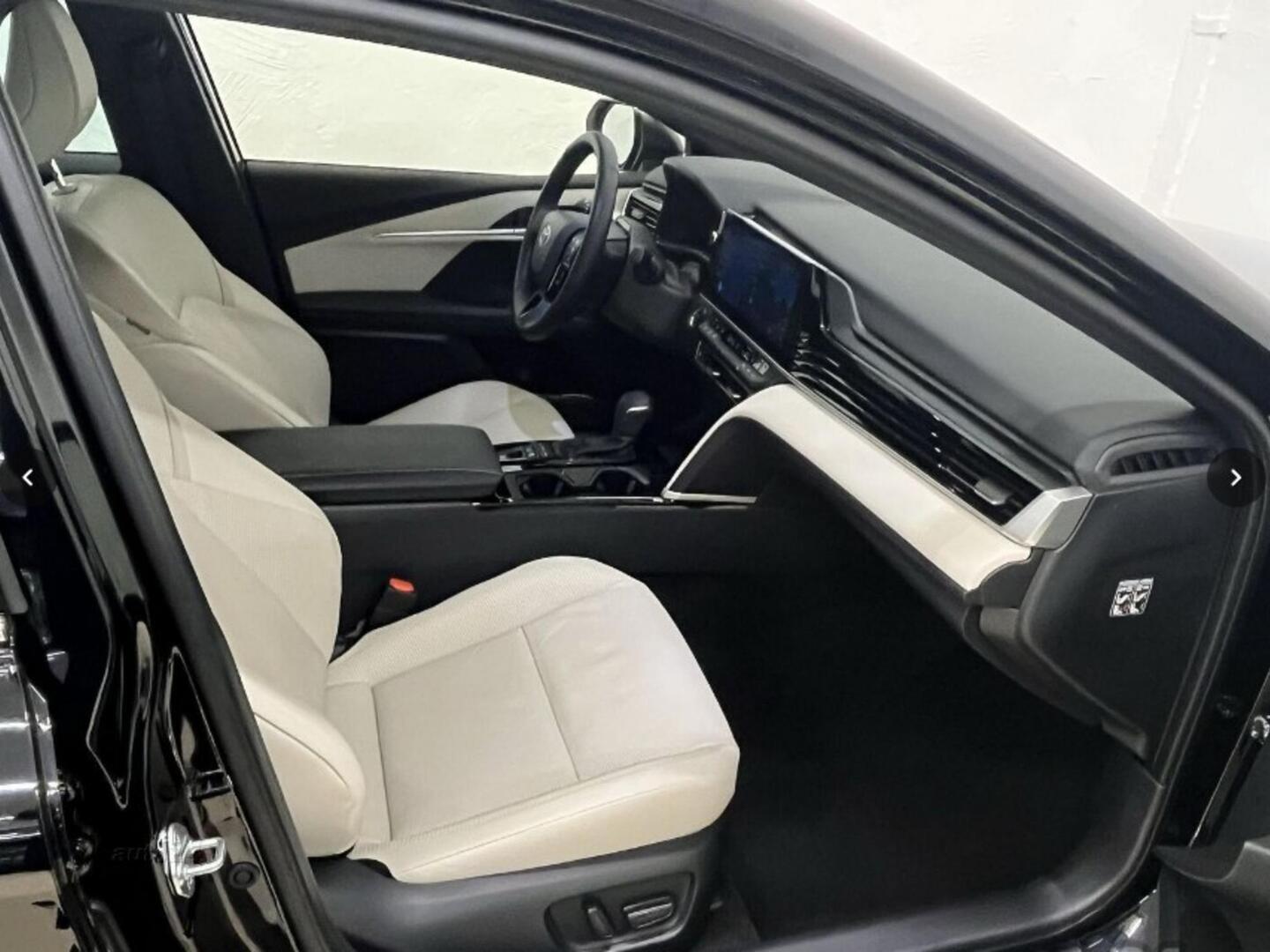 Toyota Camry 2.5 Hybrid Executive 2025, kuva 4/4