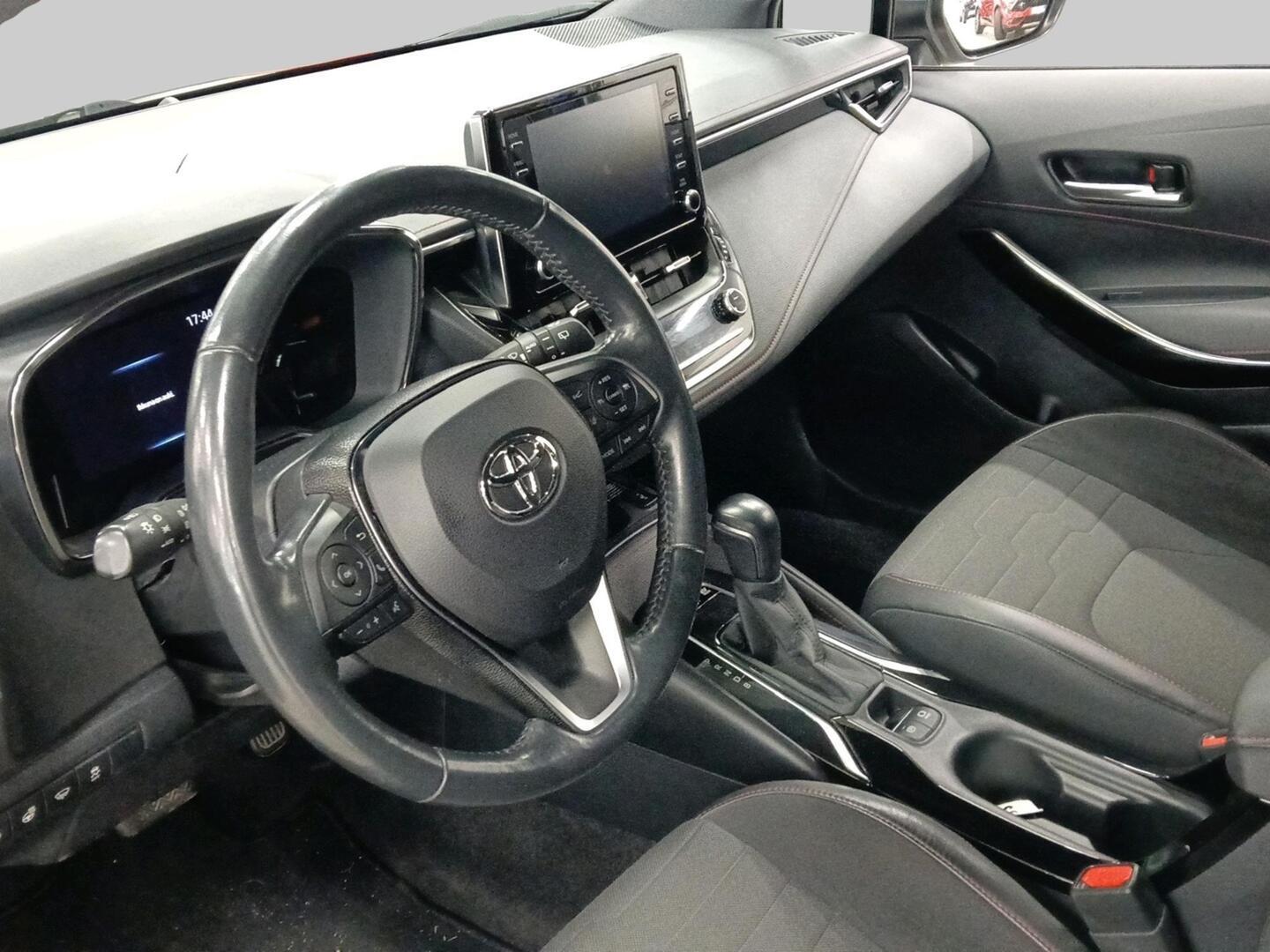Toyota Corolla 2021, photo 3/3