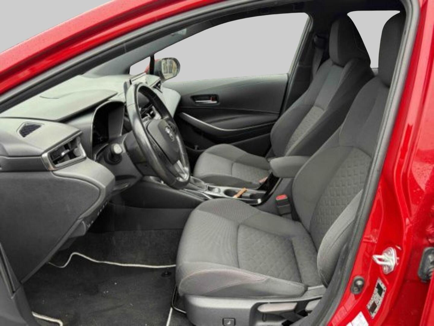 Toyota Corolla 1.8 Hybrid Touring Sports 2019, photo 3/3