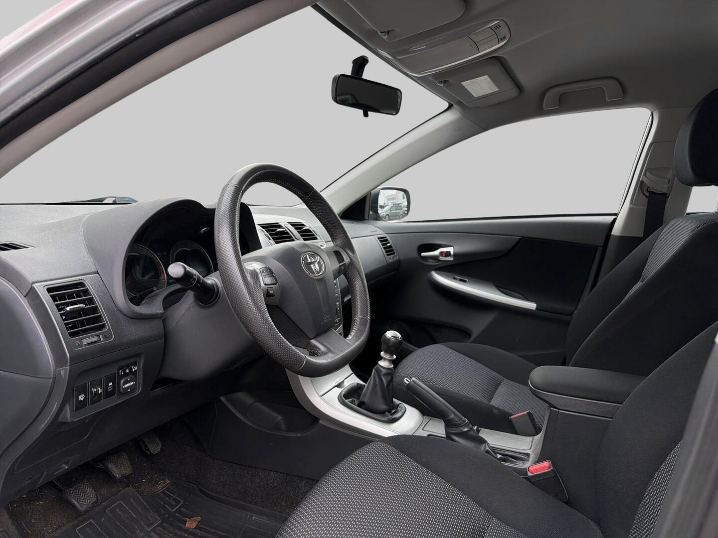 Toyota Corolla 2013, bild 3/3