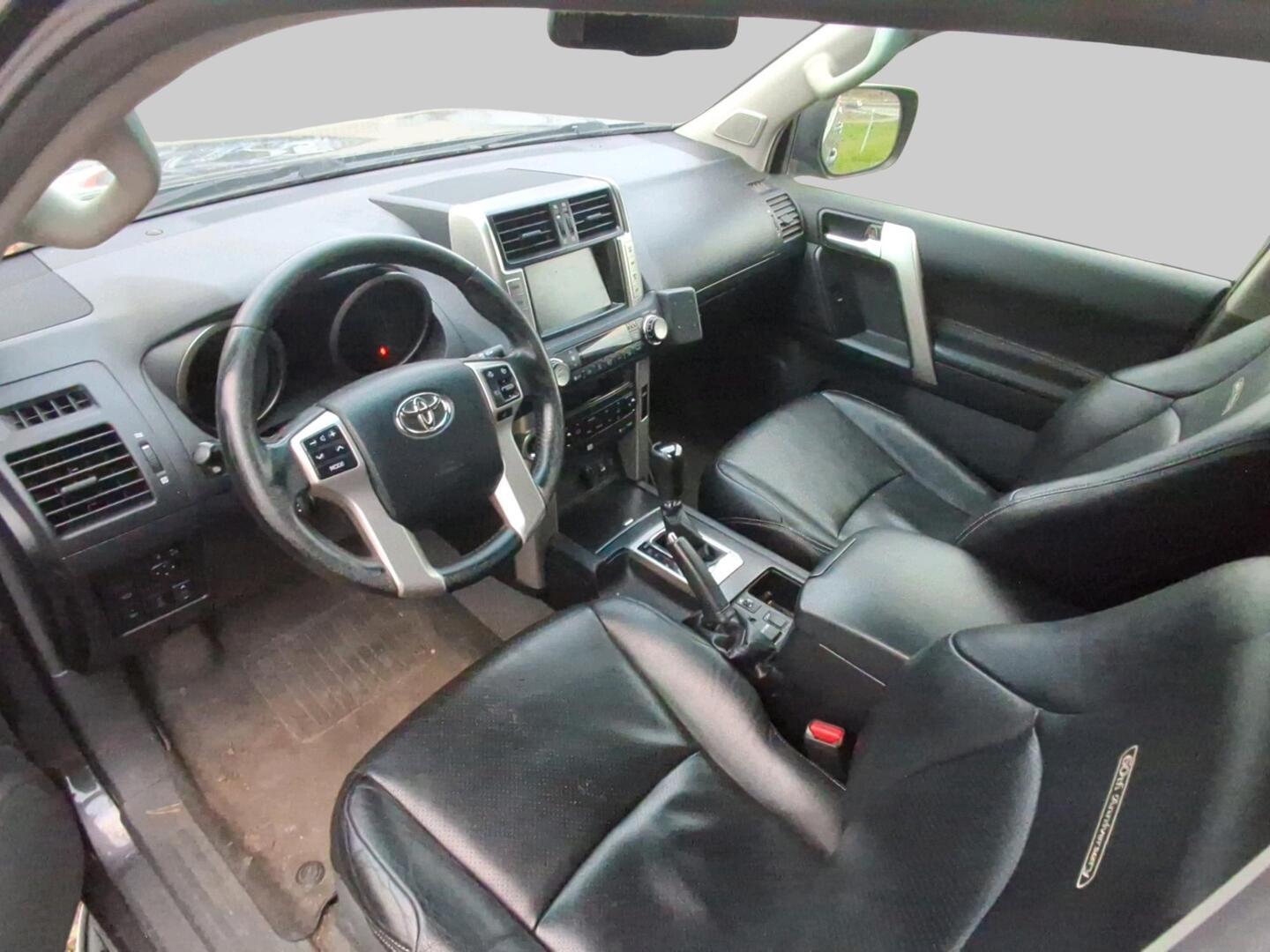 Toyota Land Cruiser 2013, bild 3/3