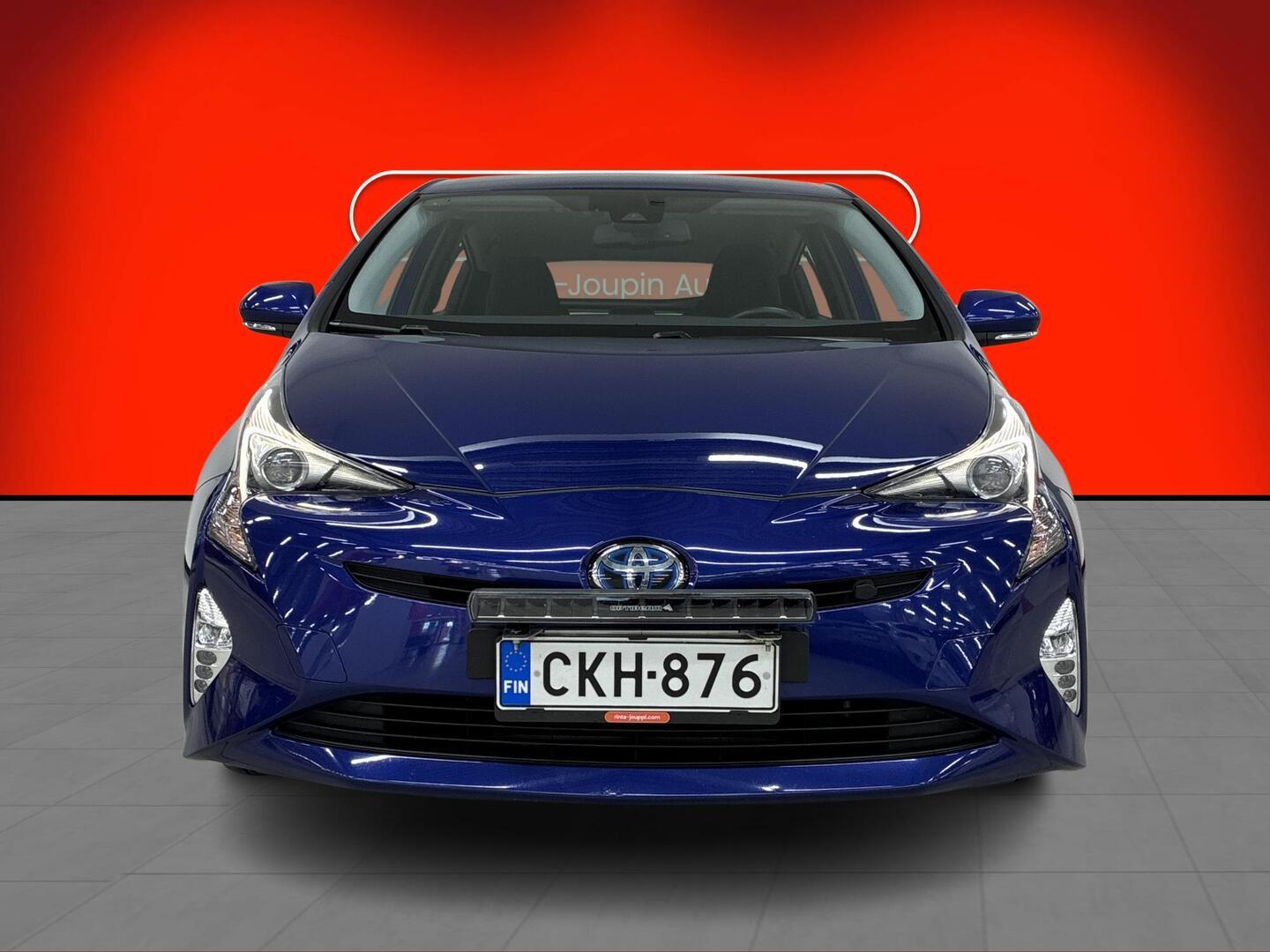 Toyota Prius Active 2017, photo 2/3