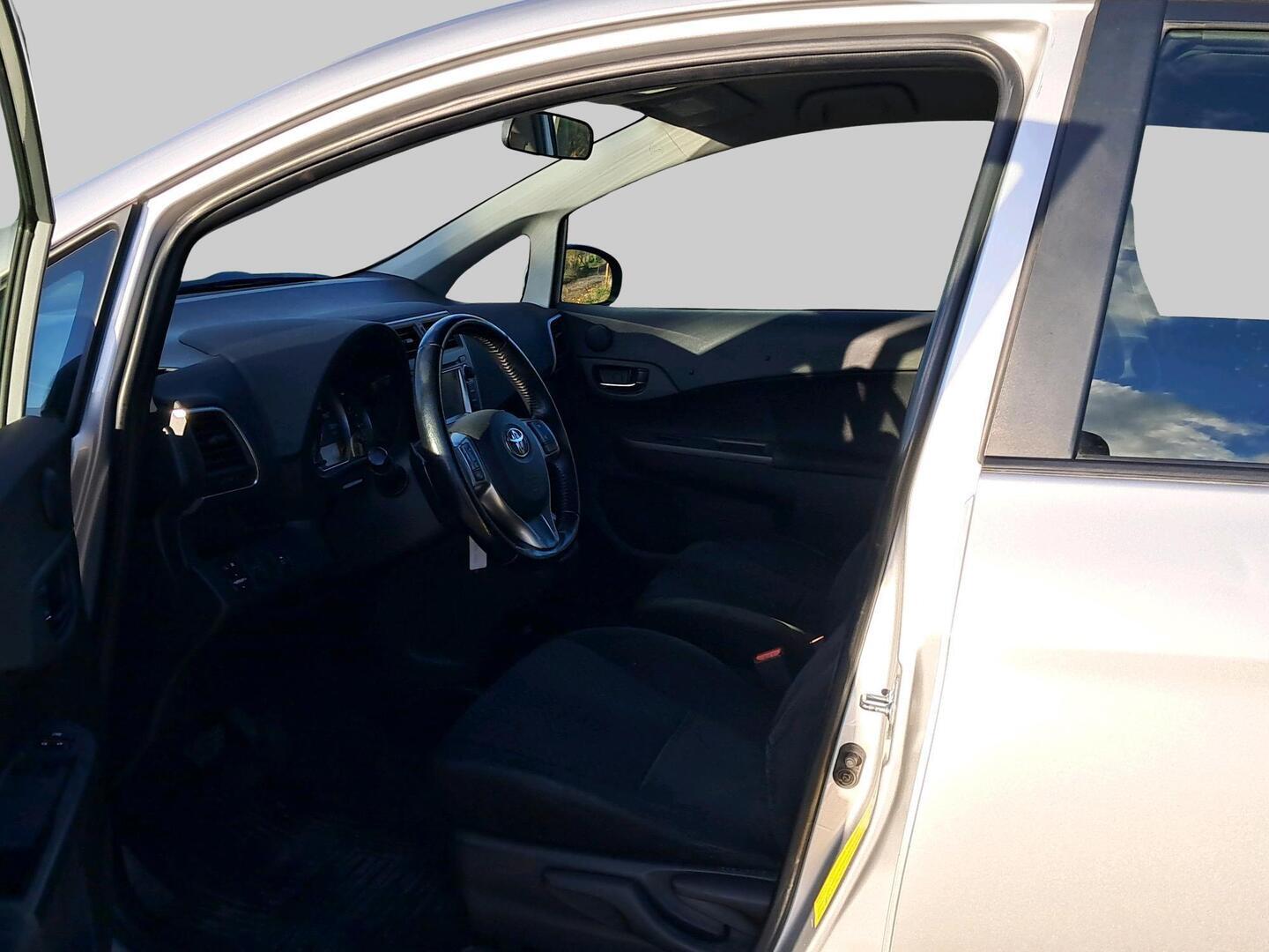 Toyota Verso-S 2012, kuva 3/3