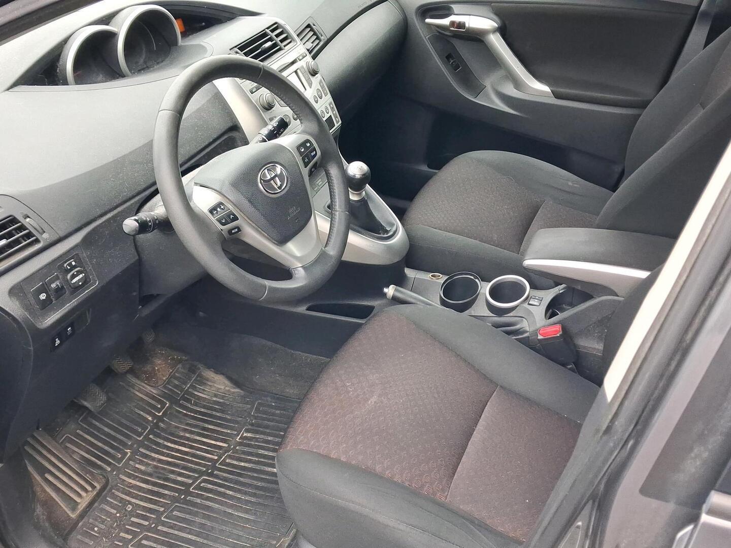 Toyota Verso 2011, kuva 3/3