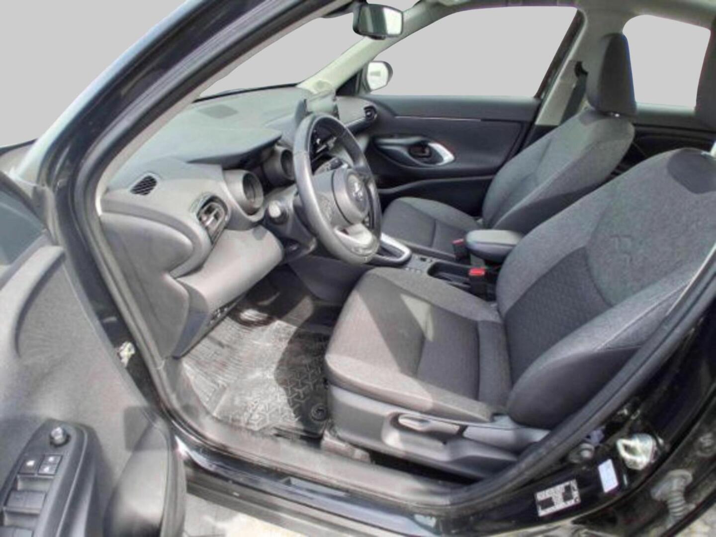 Toyota Yaris Cross 1.5 Hybrid Active 2023, photo 3/3