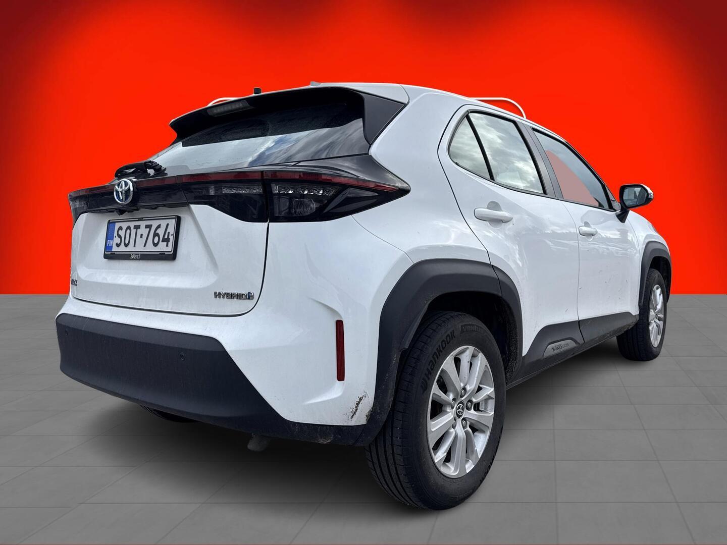 Toyota Yaris Cross 1,5 Hybrid Active 2022, bild 2/4
