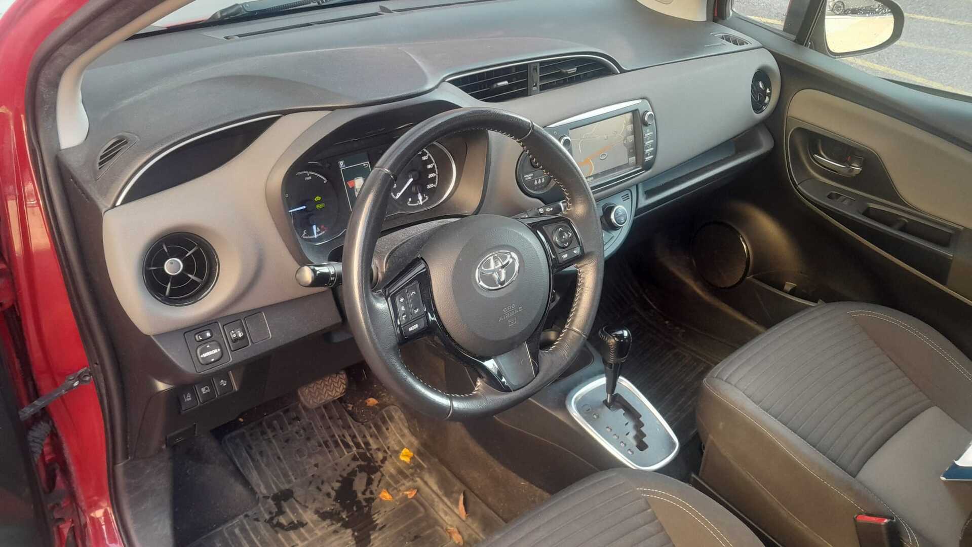 Toyota Yaris 2017, bild 3/3