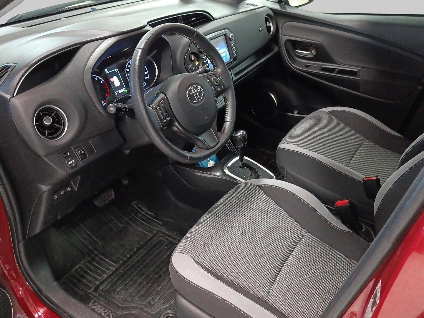 Toyota Yaris 2020, photo 3/3