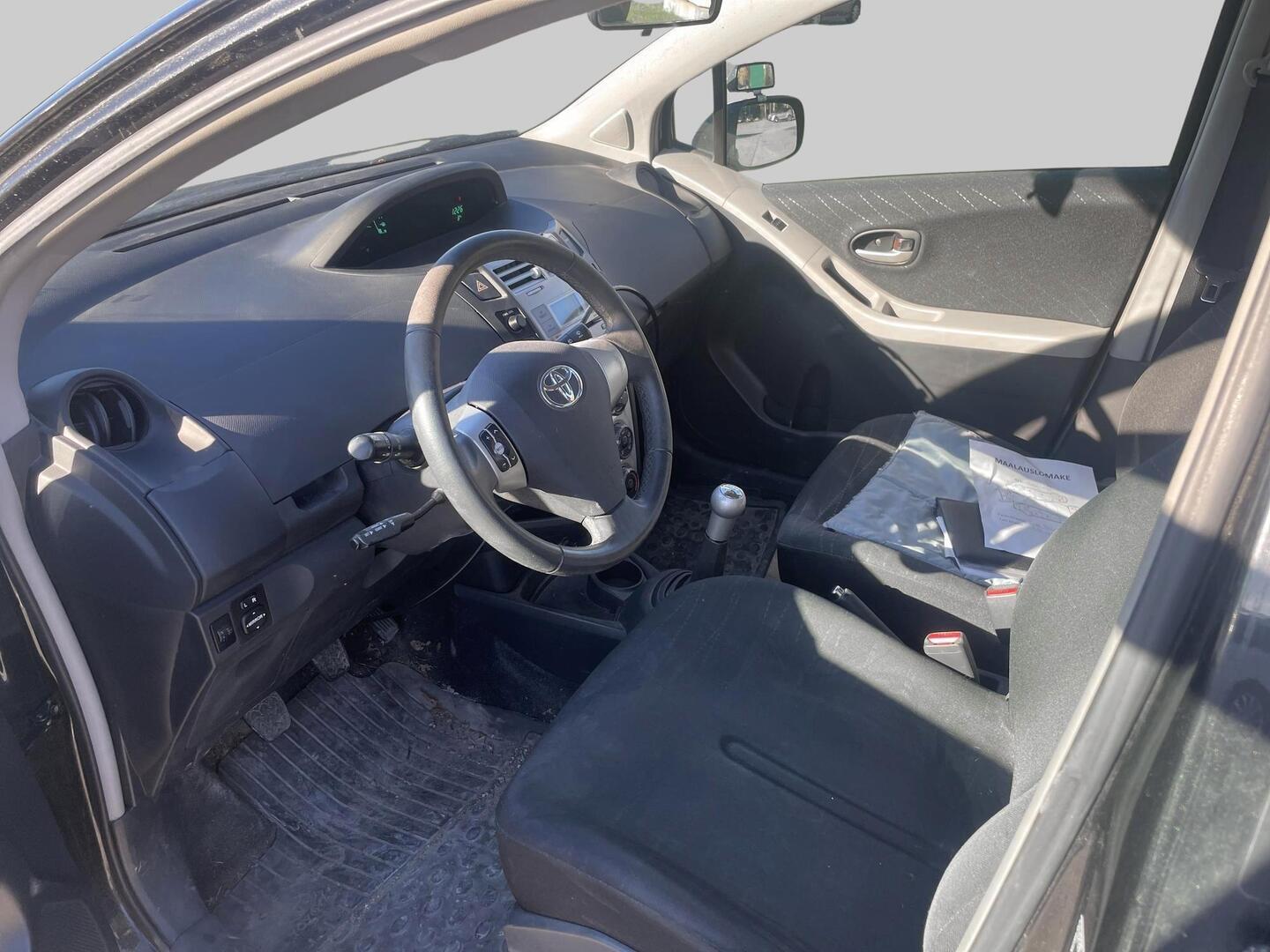 Toyota Yaris 1,3 VVT-i Superior 5ov 2008, bild 3/3