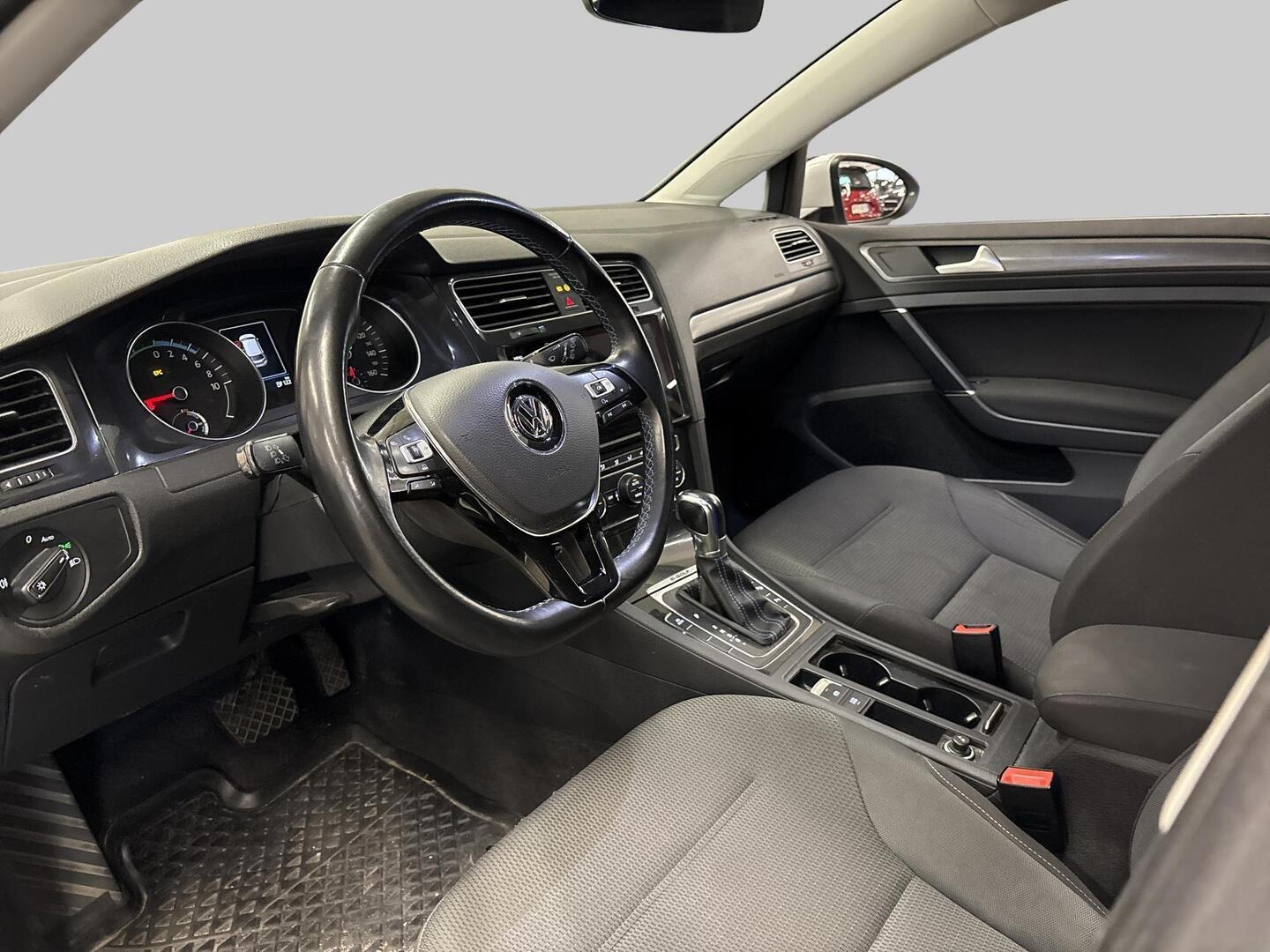 Volkswagen Golf 2018, kuva 3/3