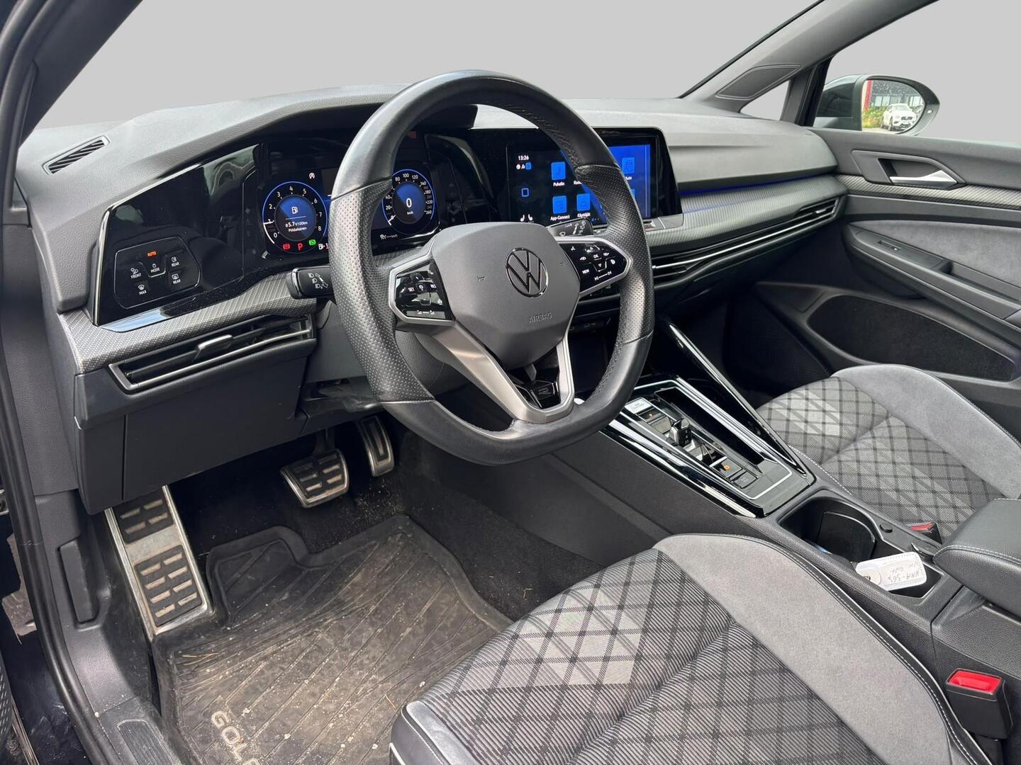 Volkswagen Golf 2023, kuva 3/3
