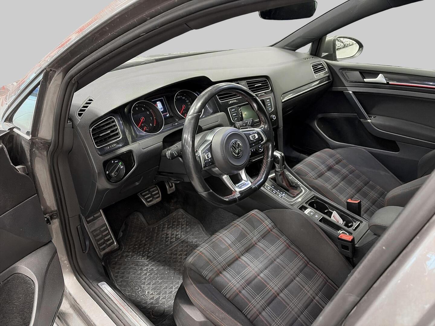 Volkswagen Golf 2016, bild 3/3