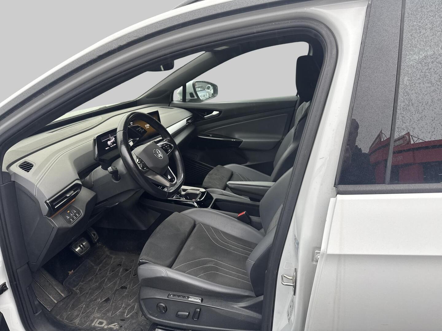 Volkswagen ID.4 2023, photo 3/3