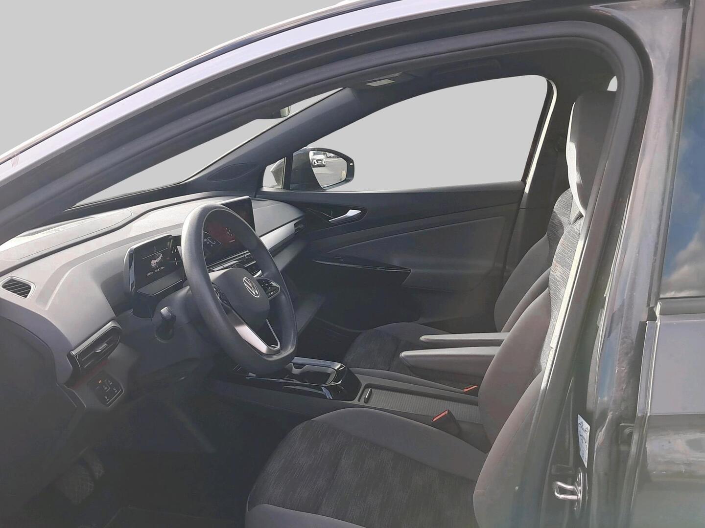 Volkswagen ID.4 2021, kuva 3/3