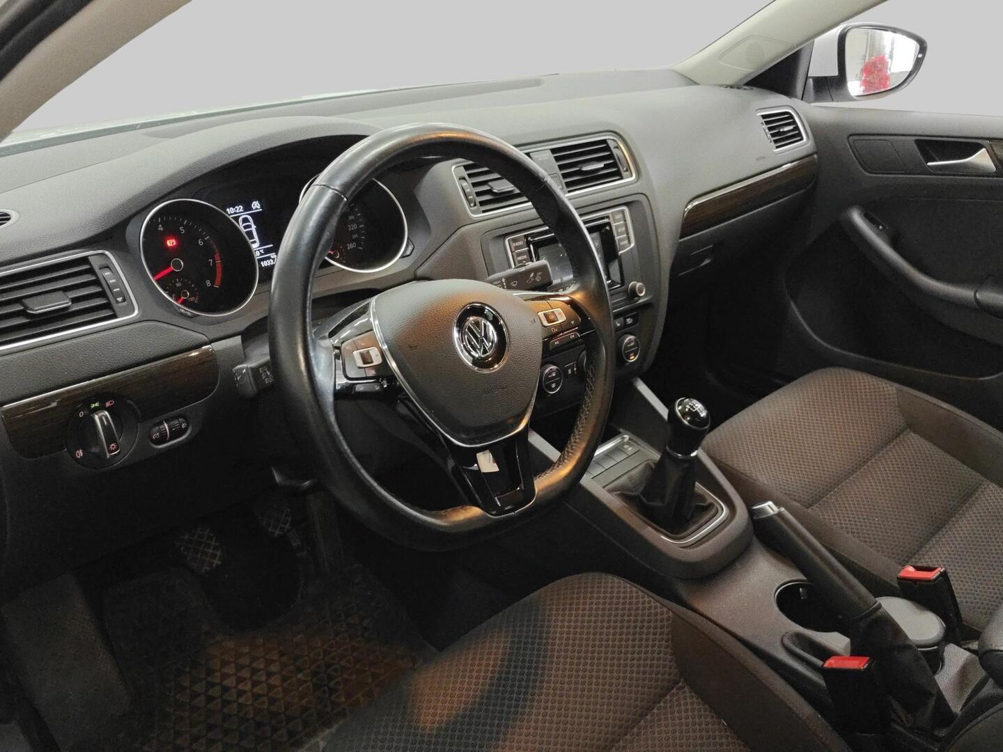 Volkswagen Jetta 2017, kuva 3/3