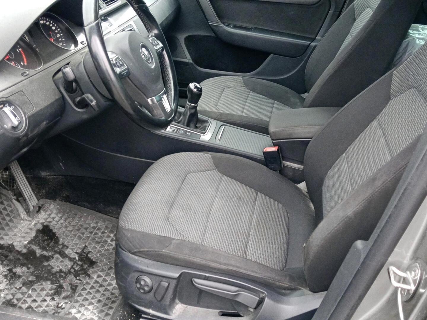 Volkswagen Passat 2014, kuva 3/3