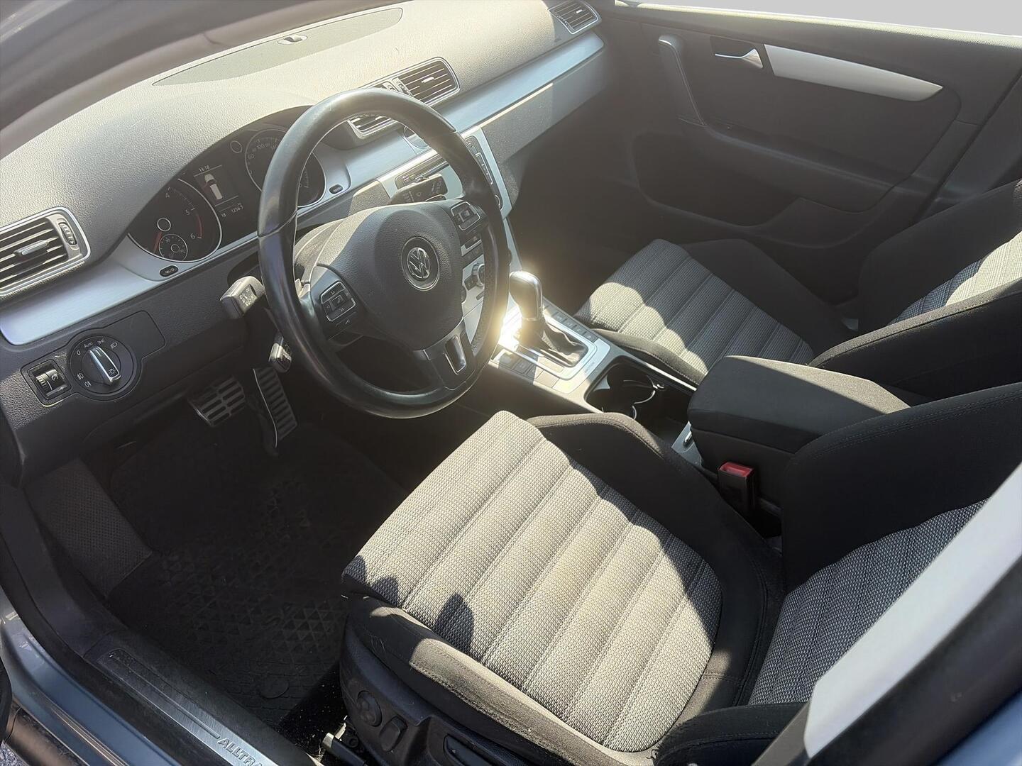 Volkswagen Passat 2013, kuva 3/3