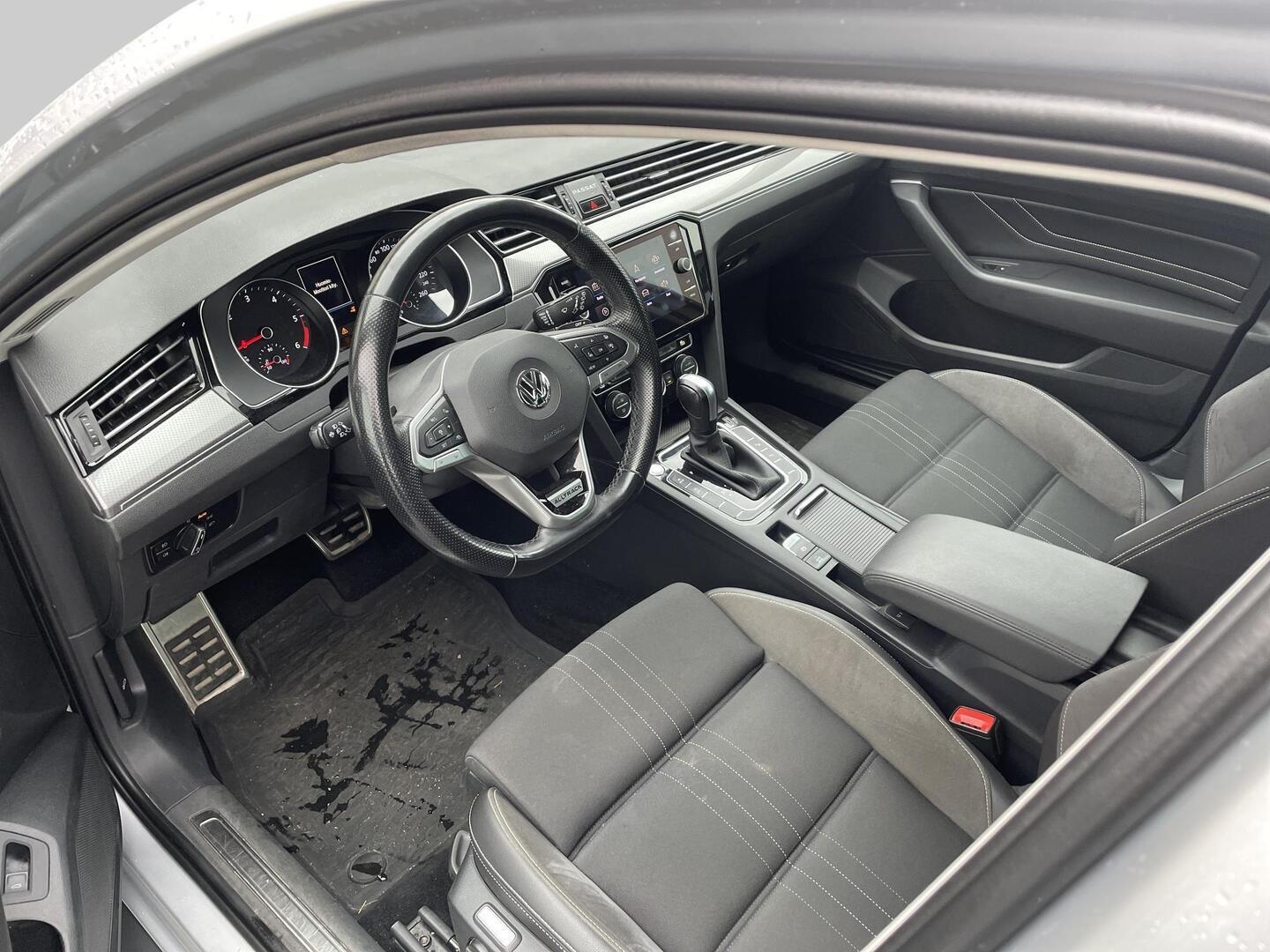 Volkswagen Passat 2020, photo 3/3