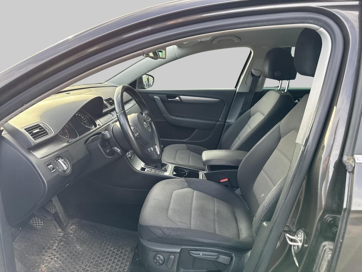 Volkswagen Passat 2014, kuva 3/3