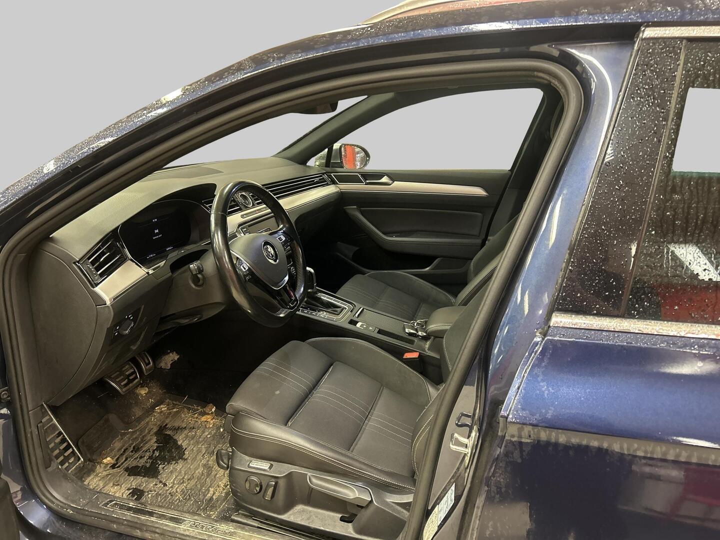 Volkswagen Passat 2016, bild 3/3