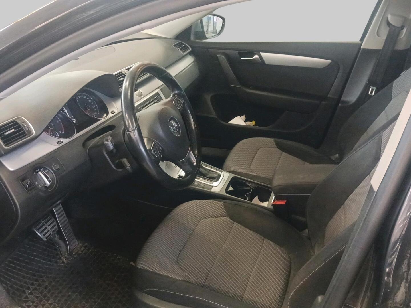 Volkswagen Passat 2012, kuva 3/5