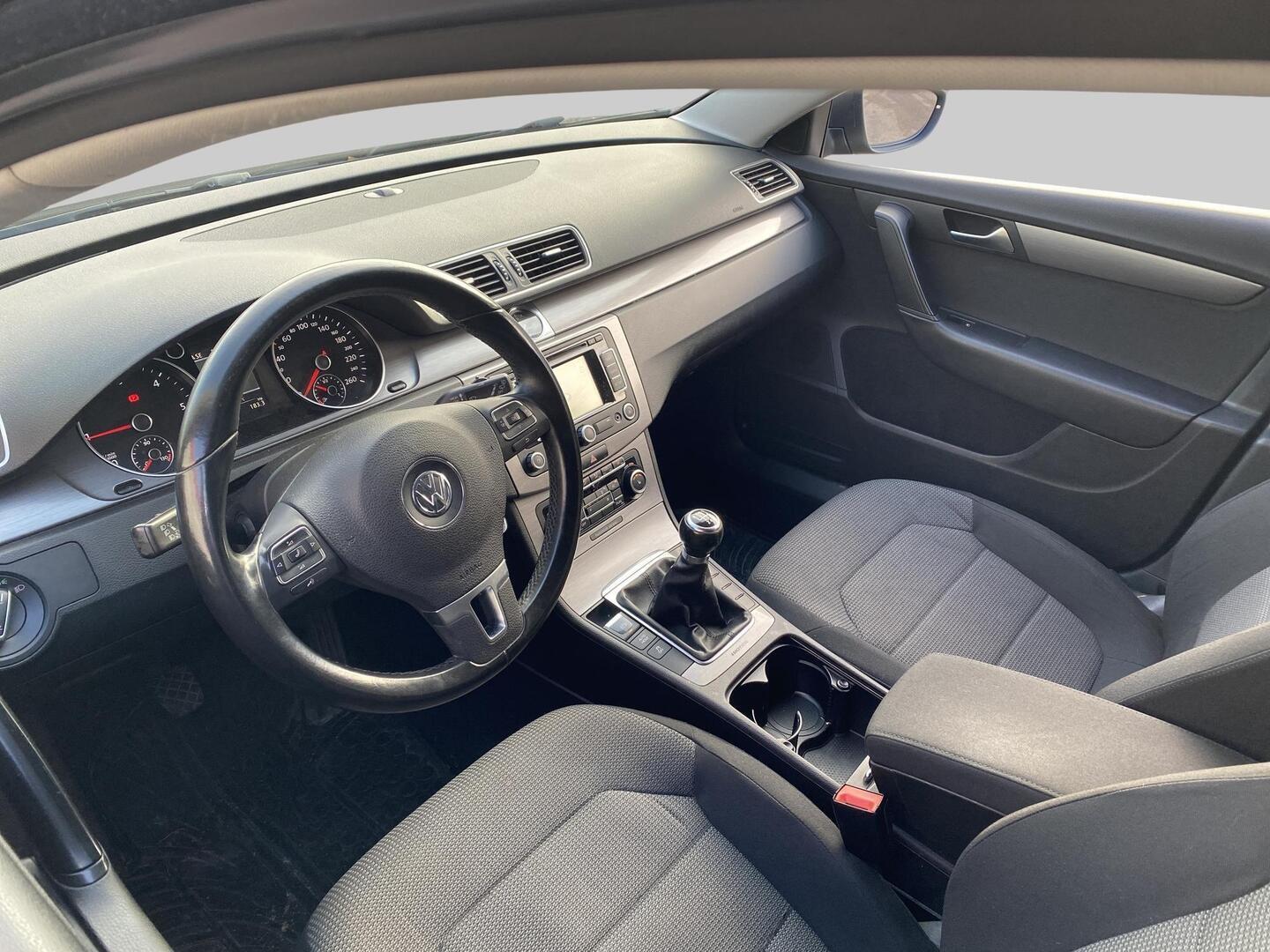 Volkswagen Passat 2012, bild 3/3