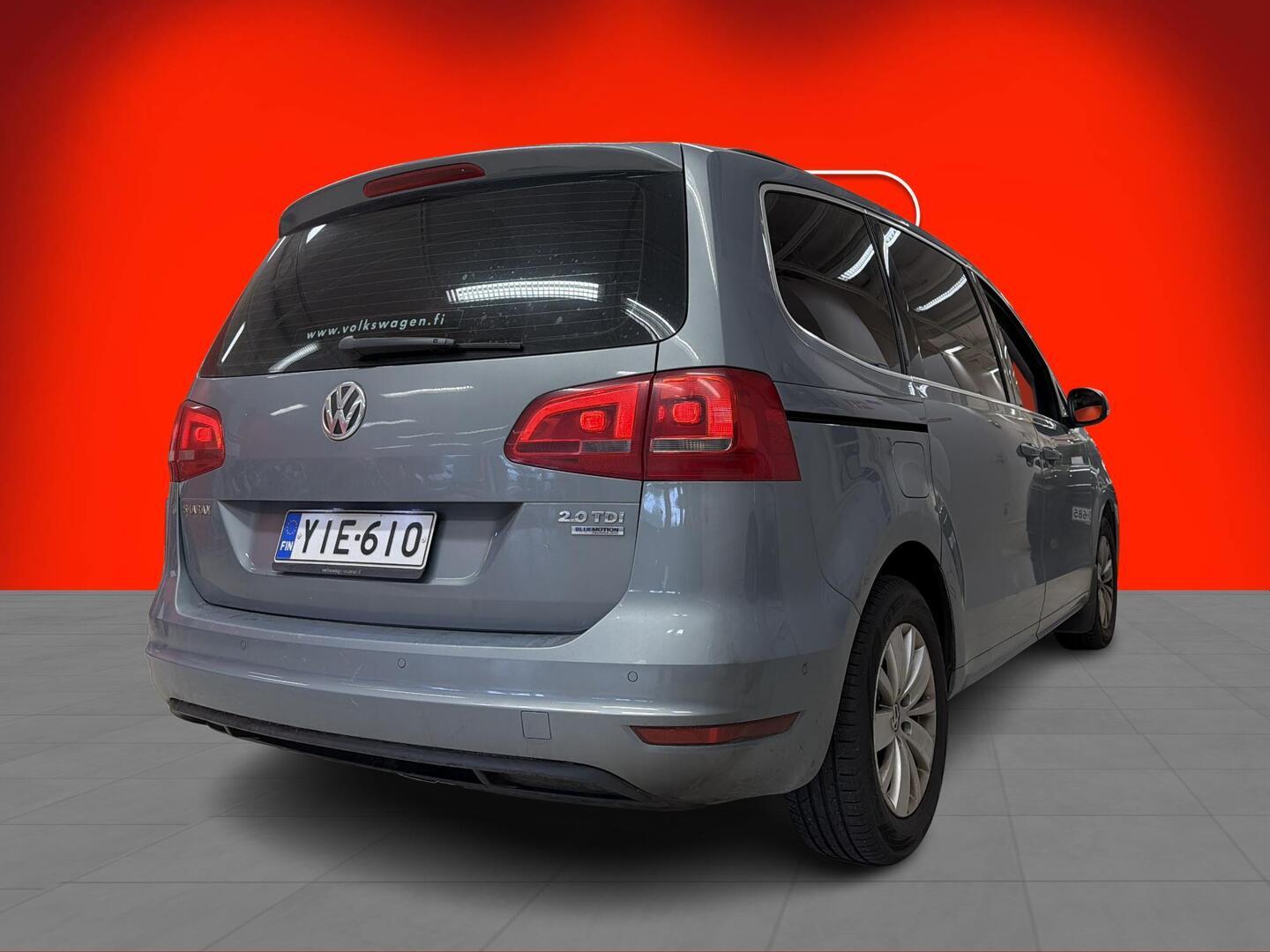 Volkswagen Sharan 2012, photo 2/3