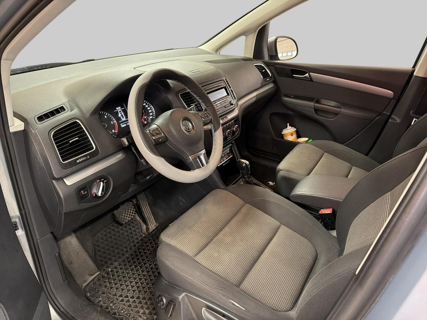 Volkswagen Sharan 2012, photo 3/3