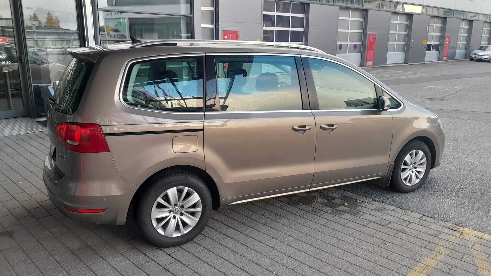 Volkswagen Sharan 2014, kuva 2/3