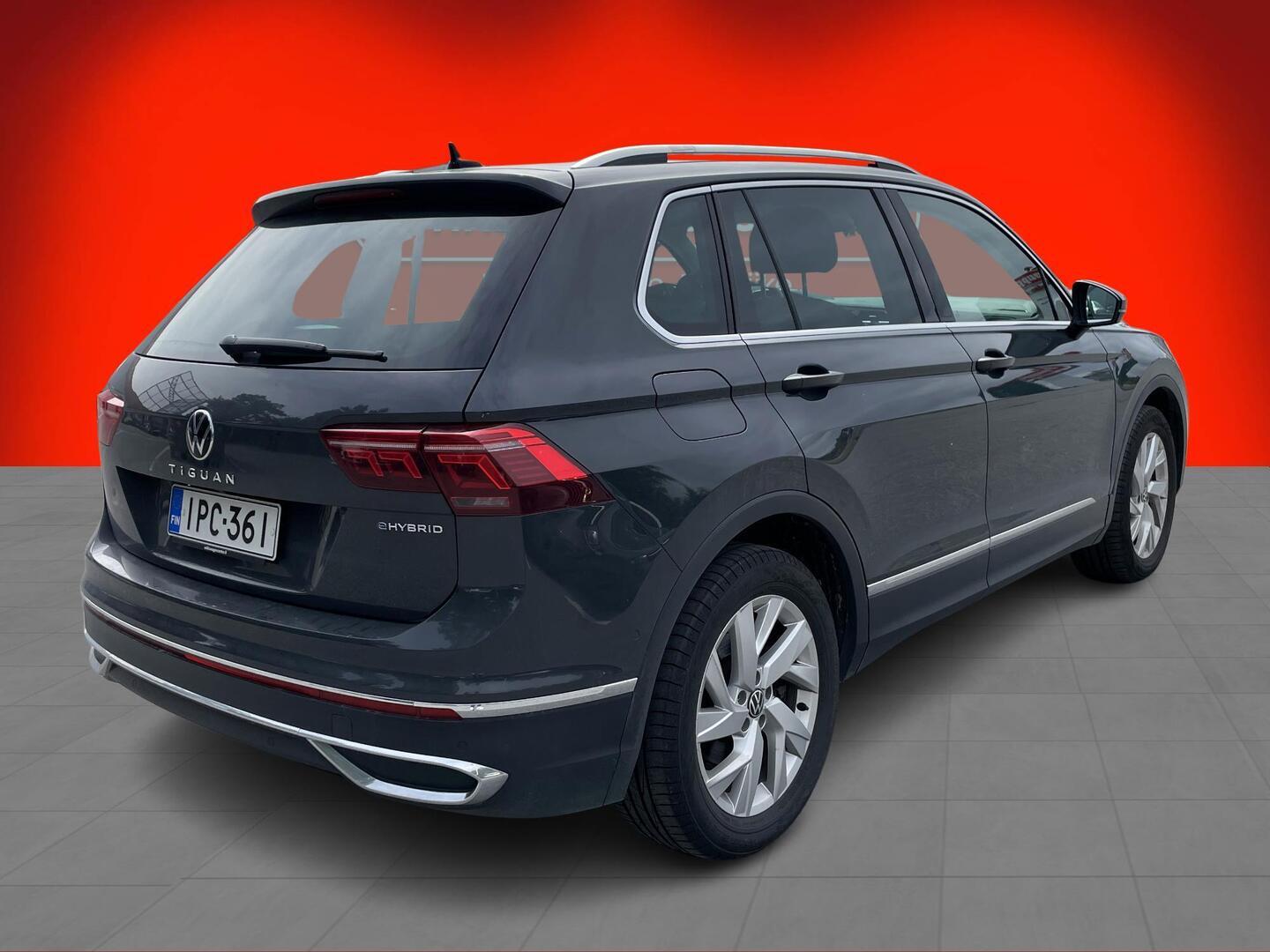 Volkswagen Tiguan 2021, photo 2/3