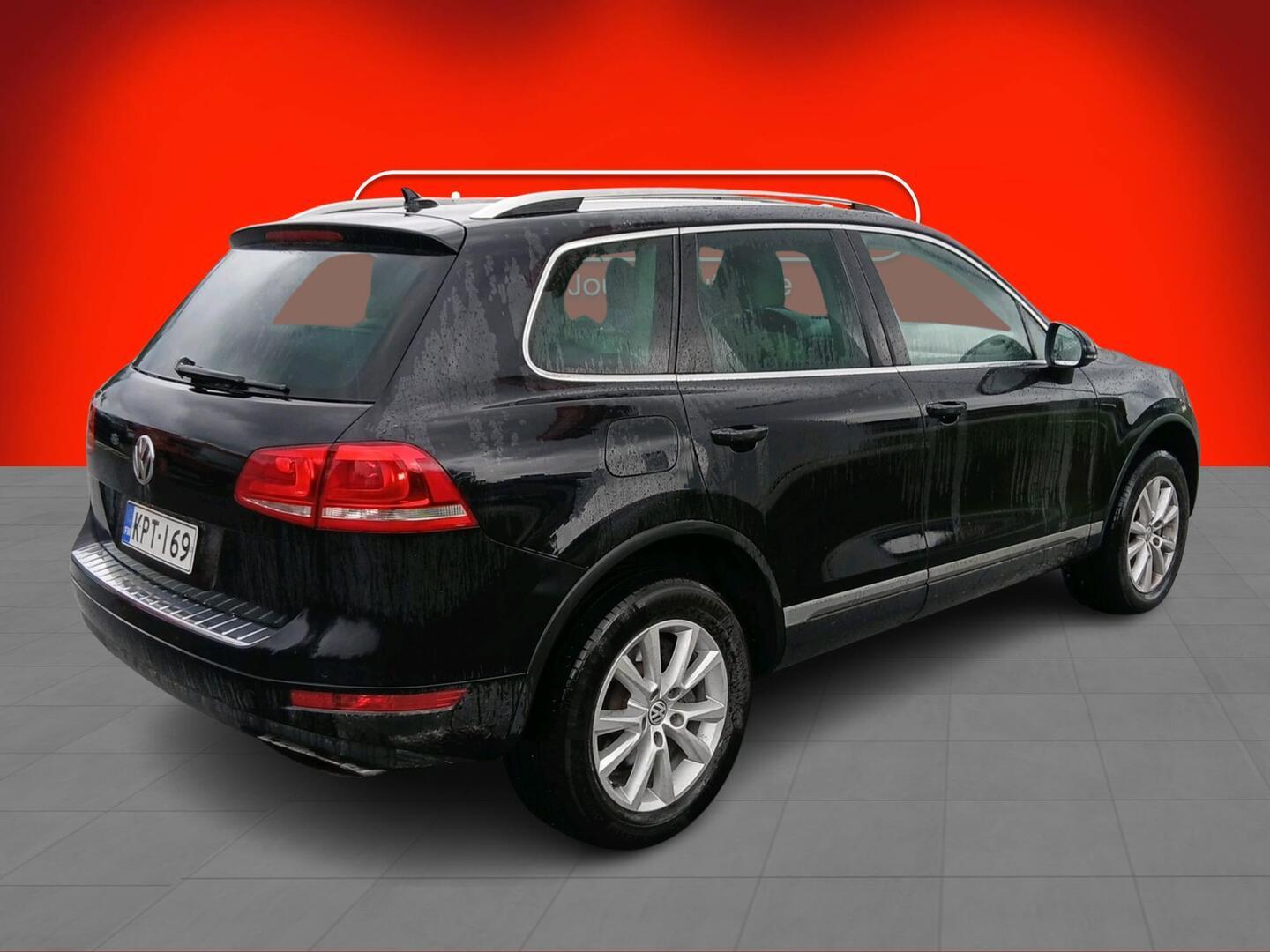 Volkswagen Touareg 2012, photo 2/3