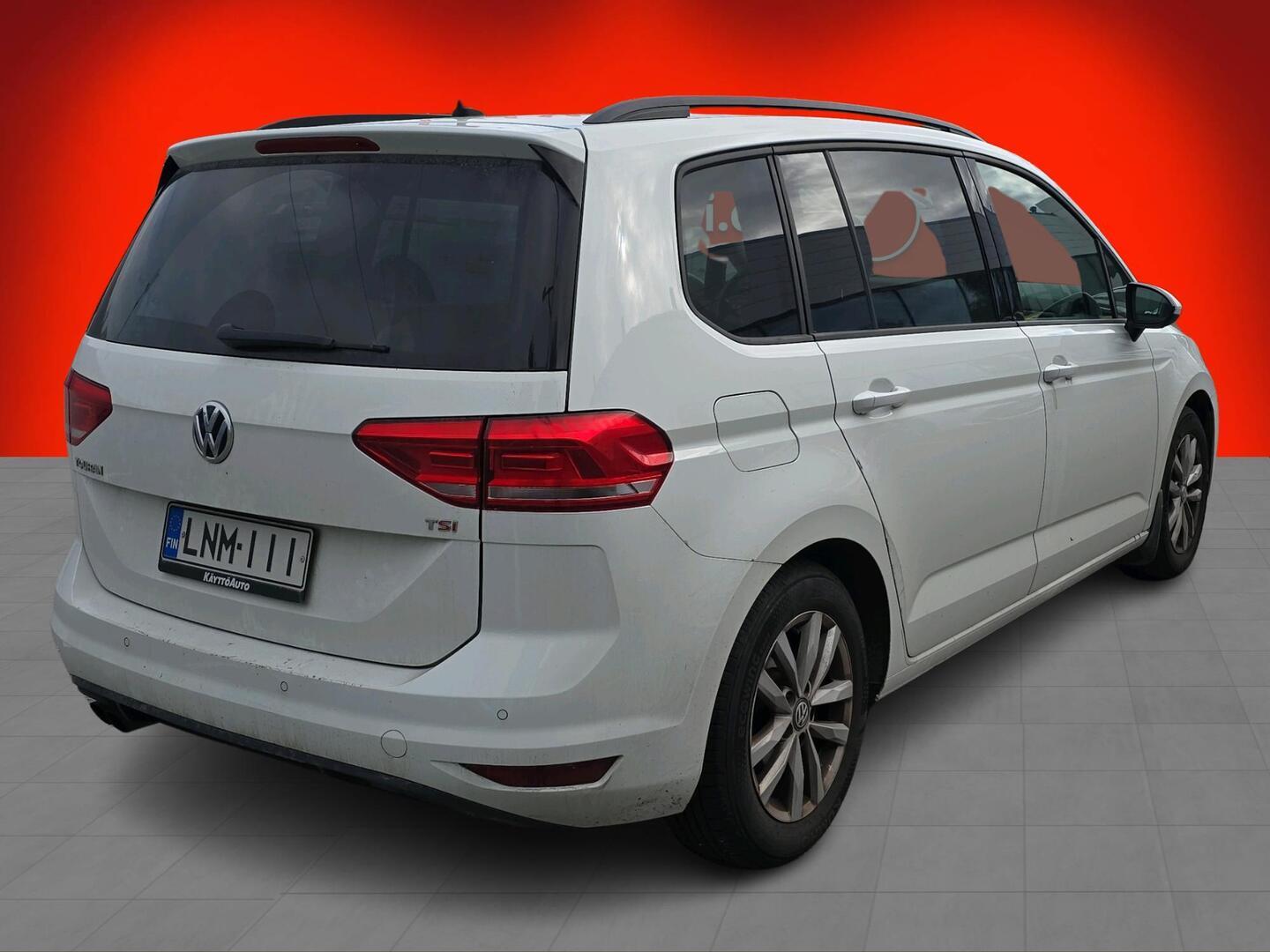 Volkswagen Touran 2016, kuva 2/3