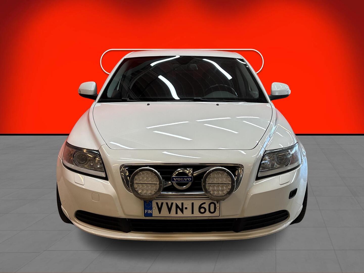 Volvo S40 2,0 Kinetic man 2011, kuva 2/3
