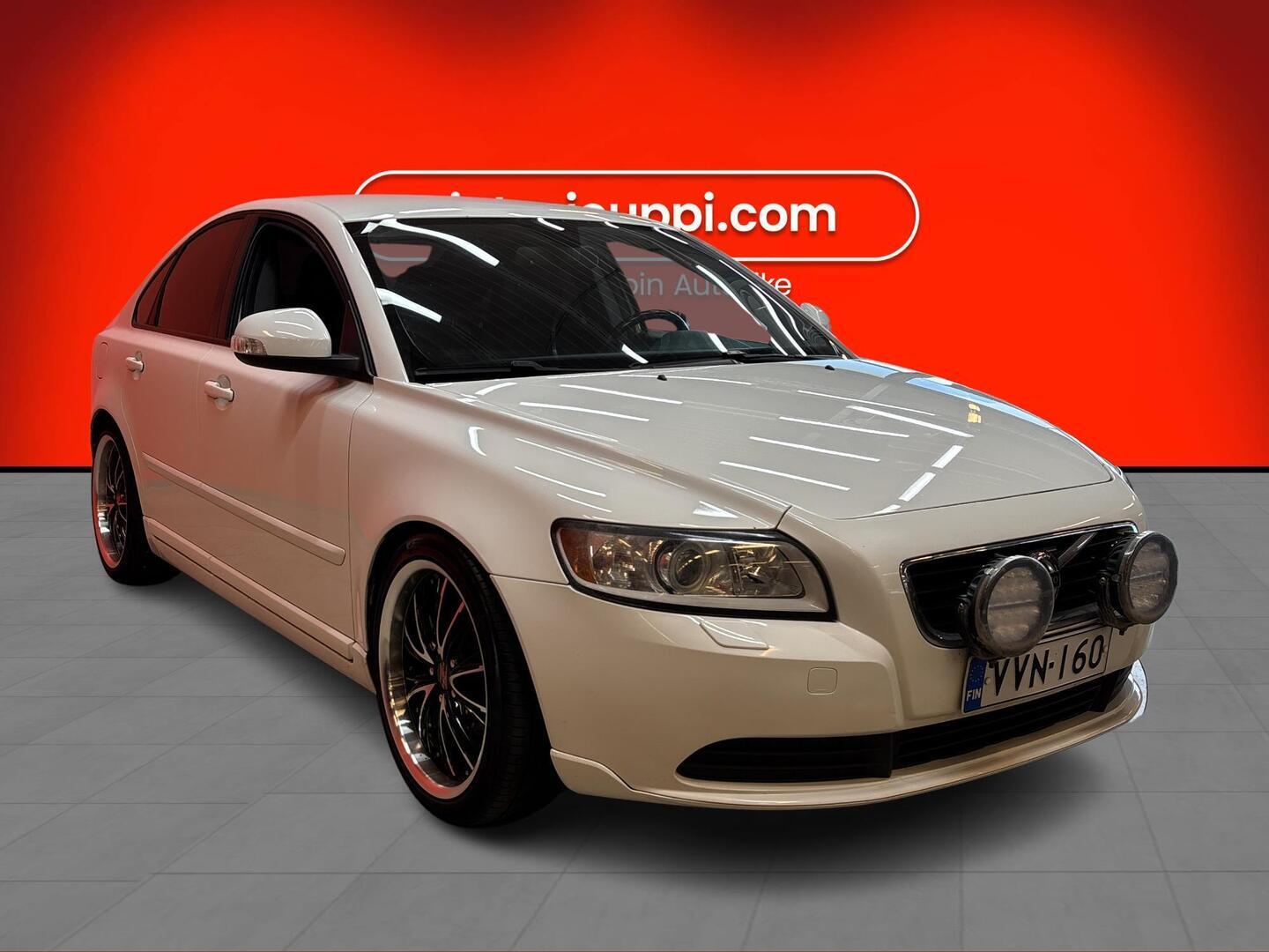 Volvo S40 2,0 Kinetic man 2011, kuva 3/3