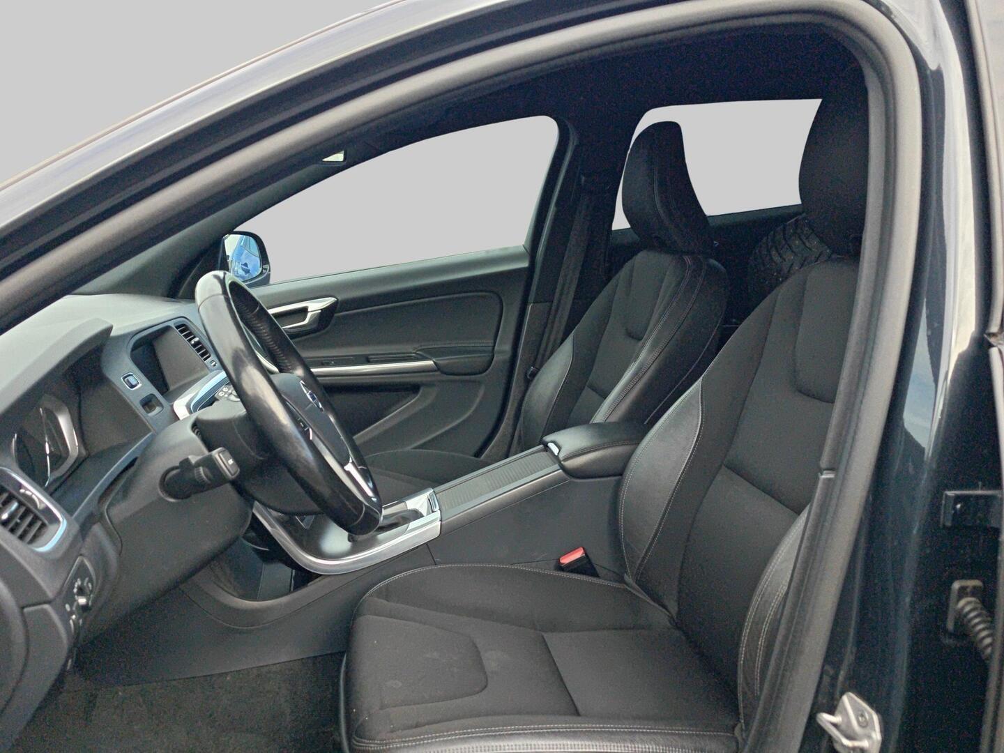 Volvo V60 Cross Country 2015, kuva 3/3