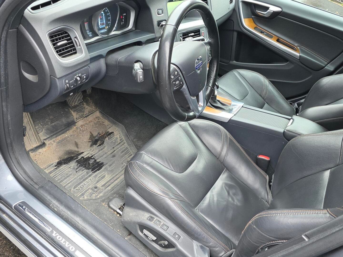 Volvo V60 Cross Country 2016, kuva 3/4