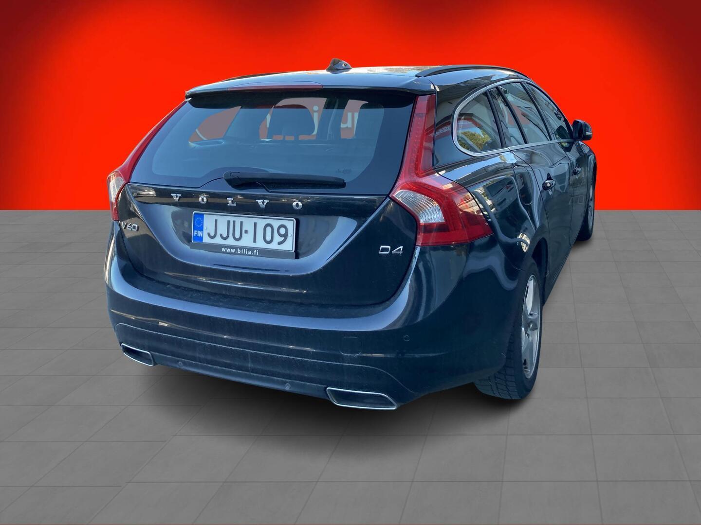 Volvo V60 D4 Momentum aut 2015, kuva 2/3