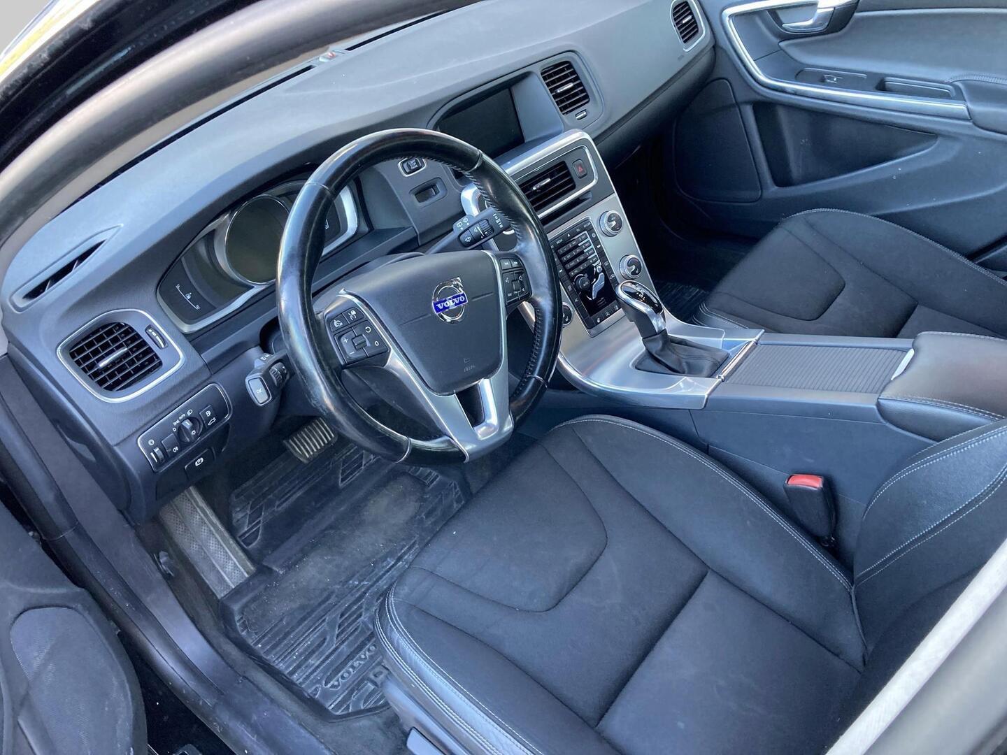 Volvo V60 D4 Momentum aut 2015, kuva 3/3