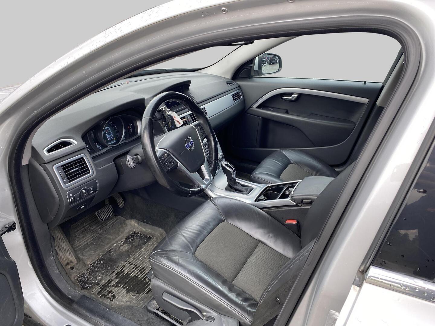 Volvo V70 D4 AWD Momentum aut 2015, photo 3/3