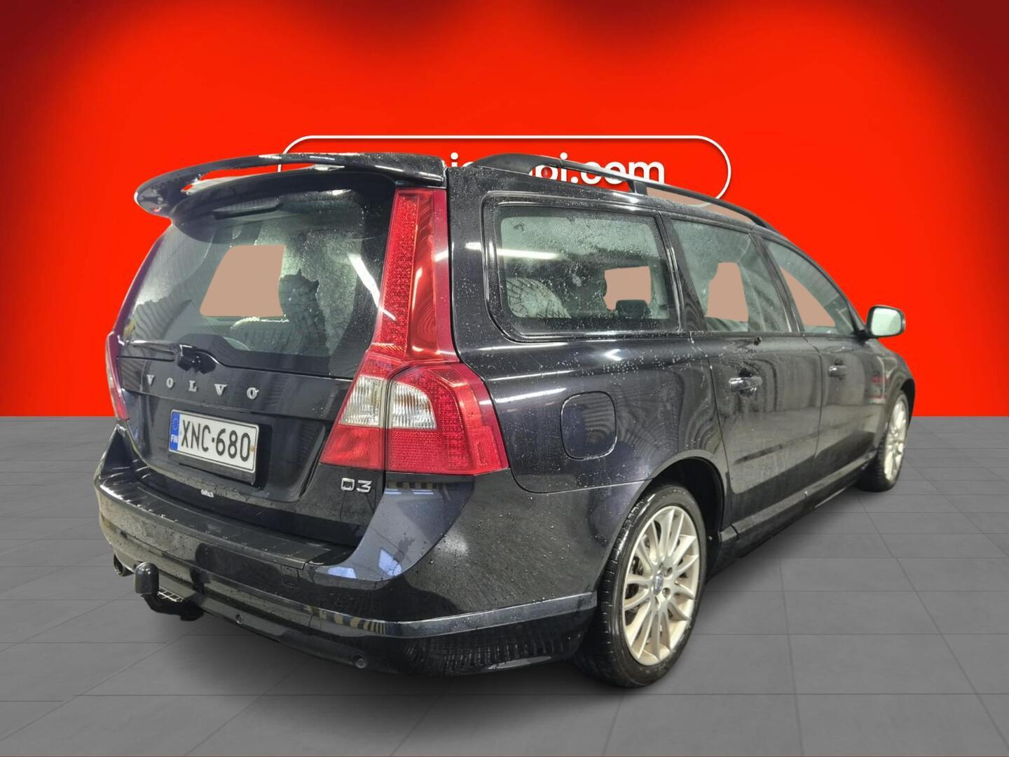 Volvo V70 D3 R-Design Business aut 2013, photo 2/3