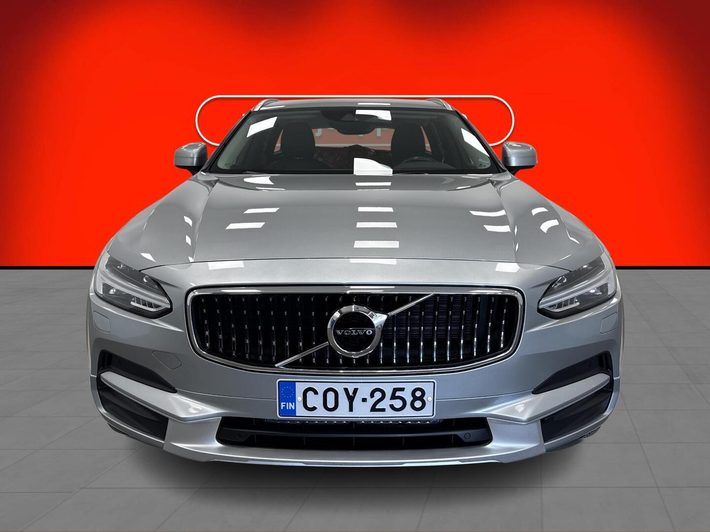 Volvo V90 Cross Country 2019, kuva 2/44