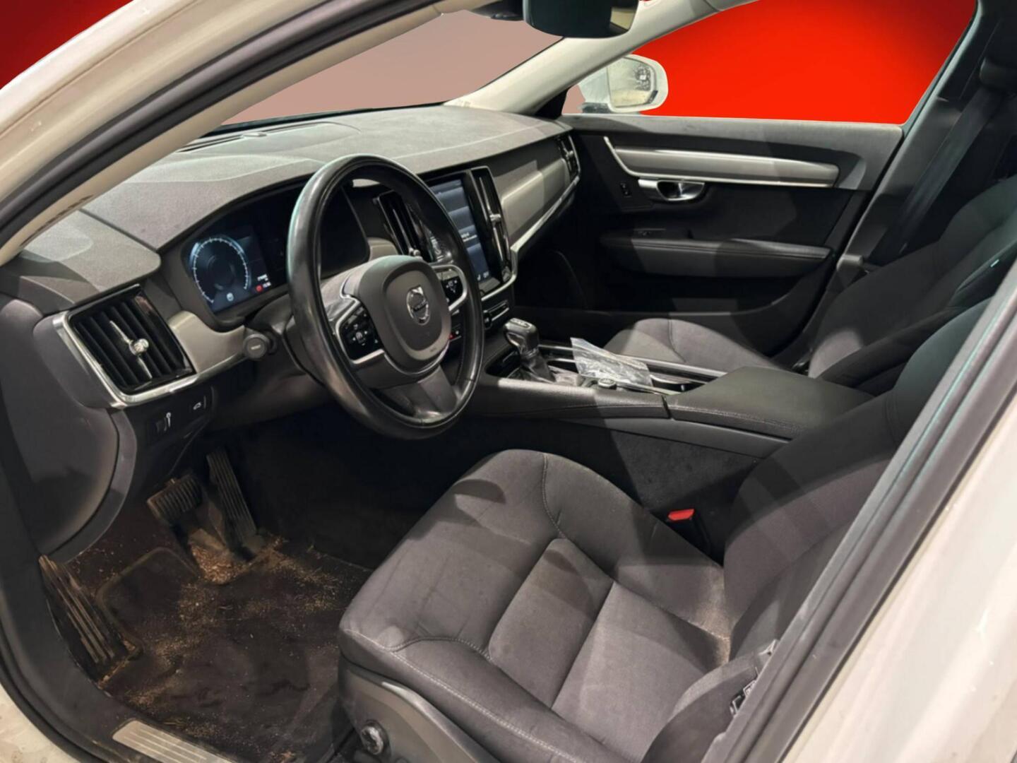 Volvo V90 D4 Momentum aut 2018, kuva 3/3