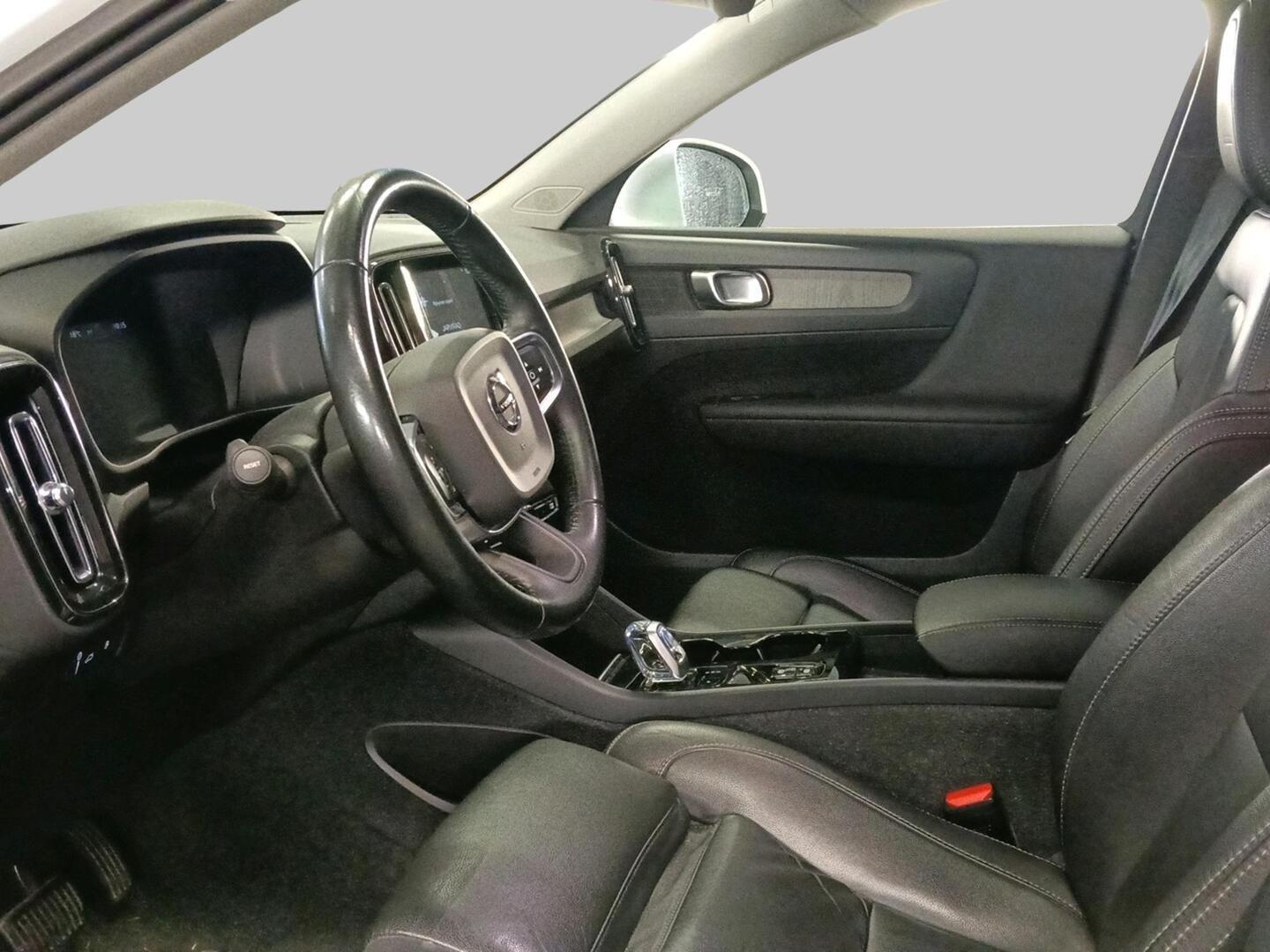 Volvo XC40 2020, kuva 3/3