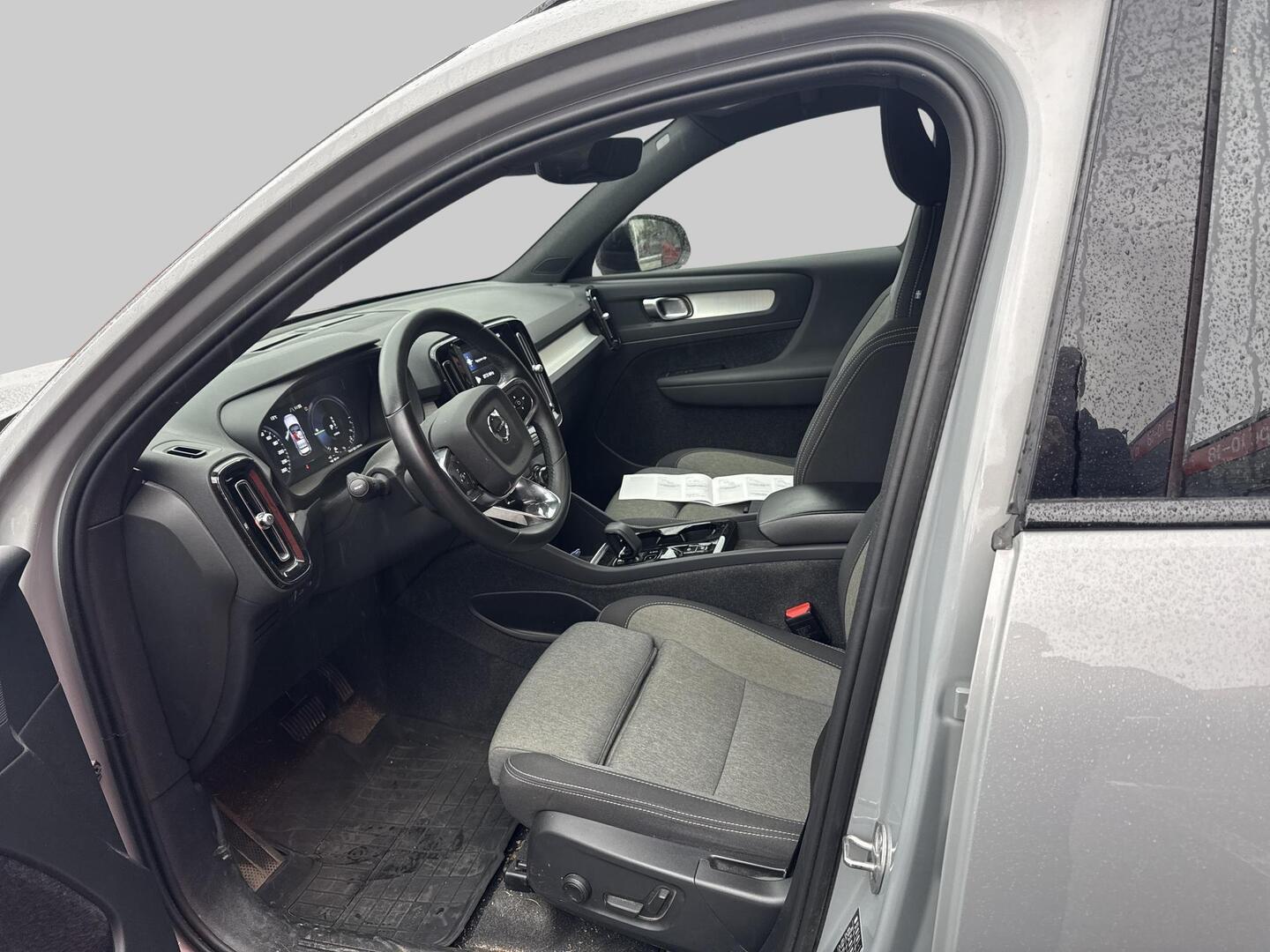 Volvo XC40 T4 TwE Plus Dark aut 2024, kuva 3/3