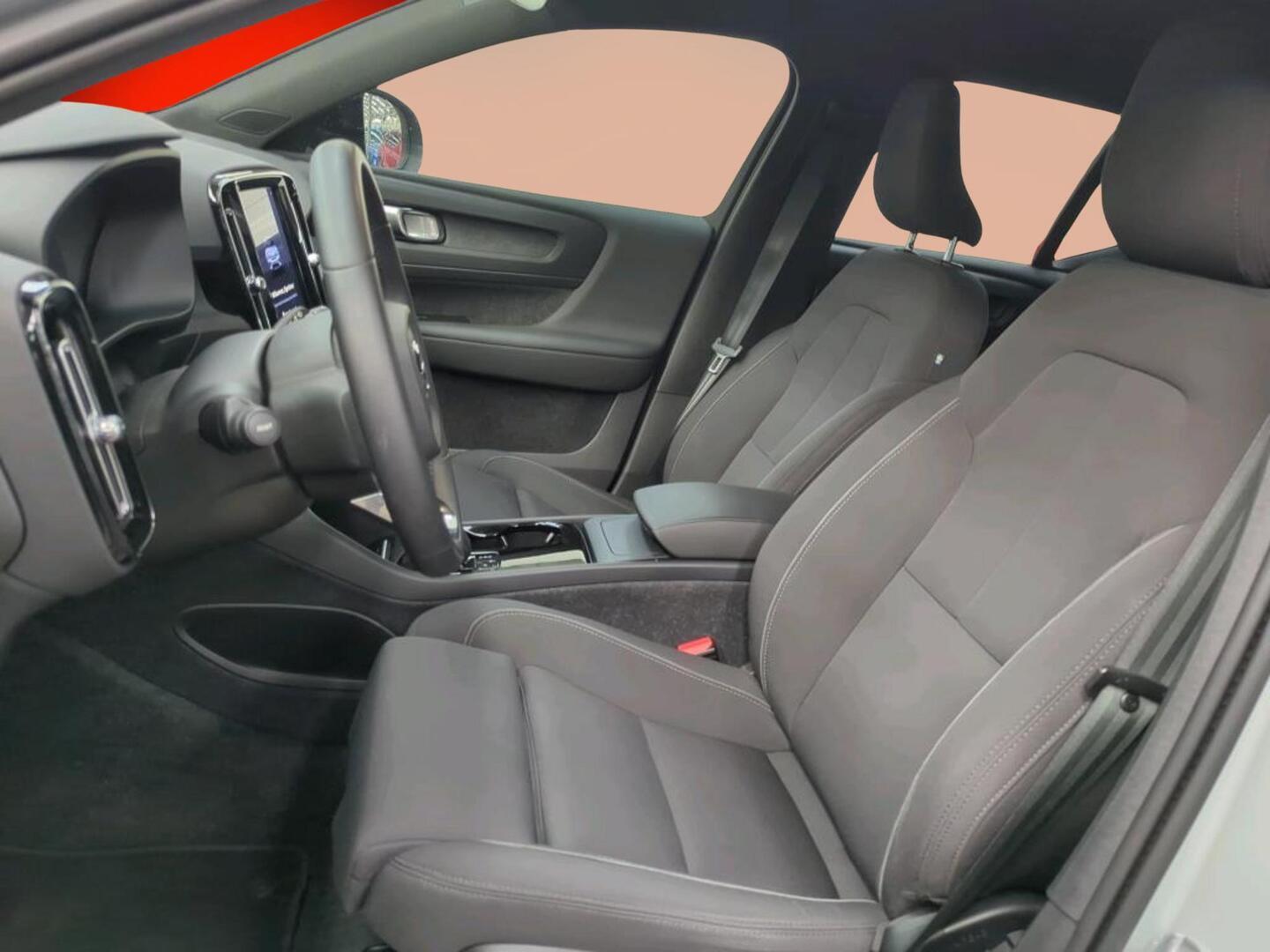Volvo XC40 2023, kuva 3/5