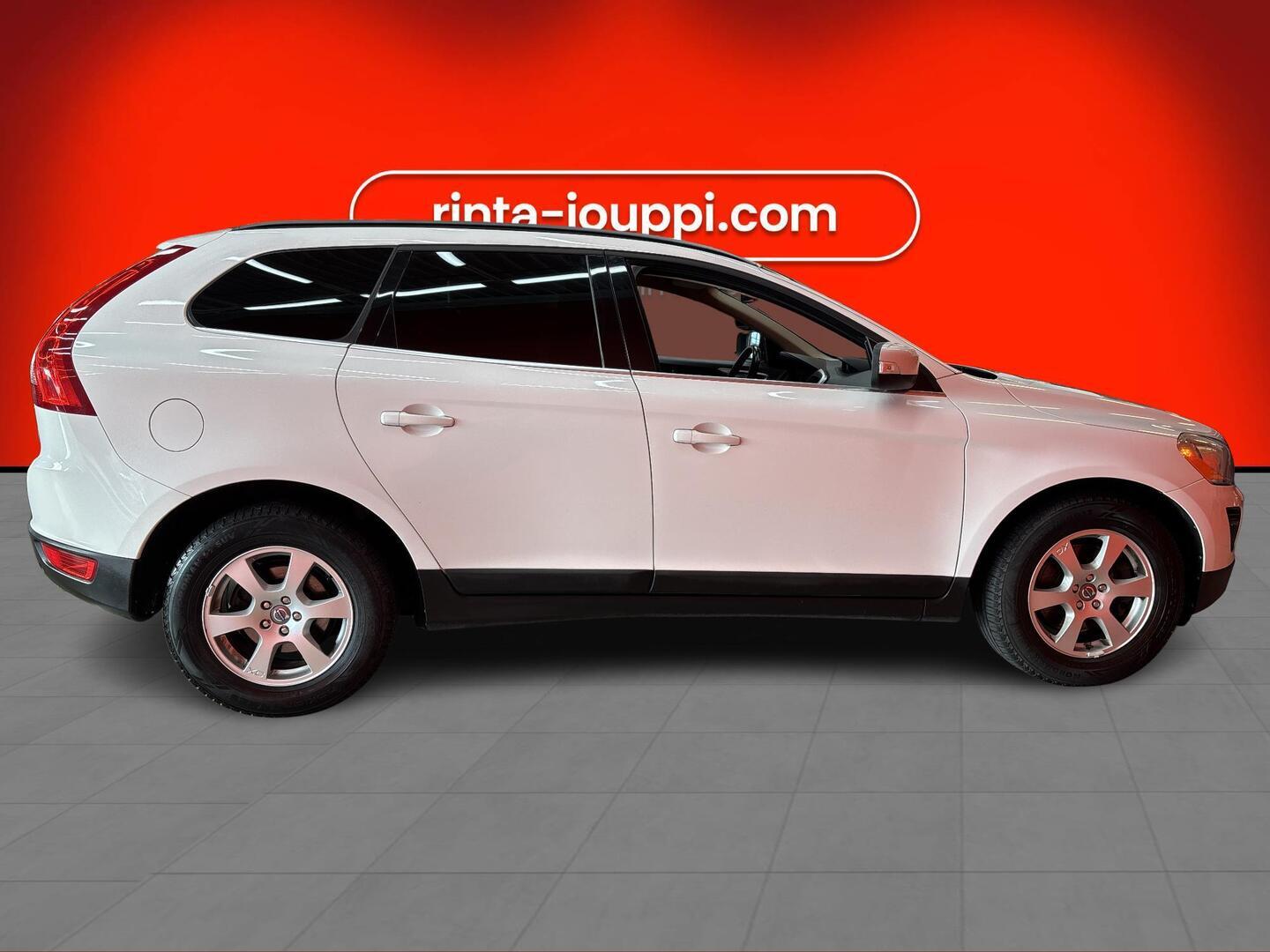 Volvo XC60 D3 AWD Momentum Business aut 2010, kuva 4/24