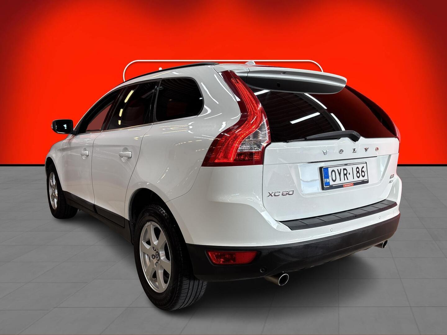 Volvo XC60 D3 AWD Momentum Business aut 2010, kuva 7/24